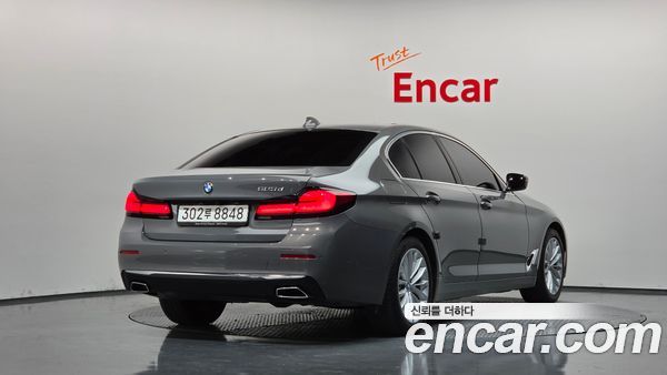 BMW 5 Series 2022, фото 2
