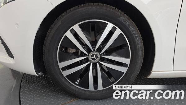 Mercedes-Benz A-Class 2022, фото 5