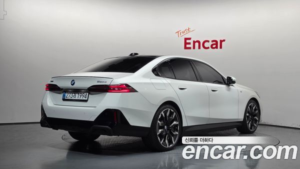 BMW 5 Series 2025, фото 2