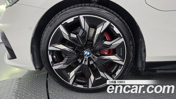 BMW 5 Series 2025, фото 5