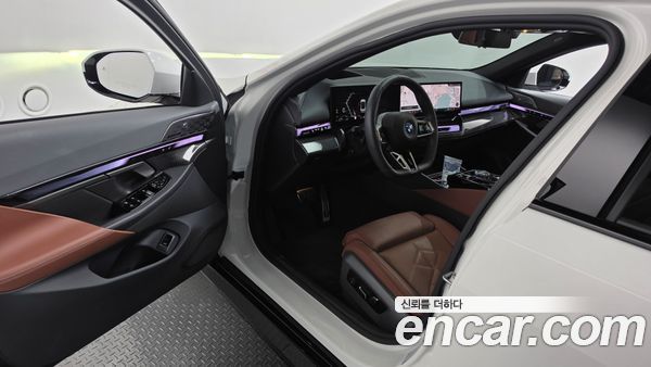 BMW 5 Series 2025, фото 13