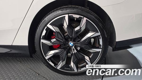 BMW 5 Series 2025, фото 7