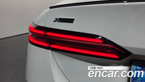 BMW 5 Series 2025, фото 9