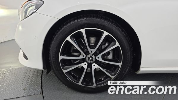 Mercedes-Benz E-Class 2020, фото 5