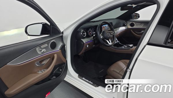 Mercedes-Benz E-Class 2020, фото 13