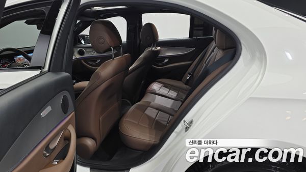 Mercedes-Benz E-Class 2020, фото 17