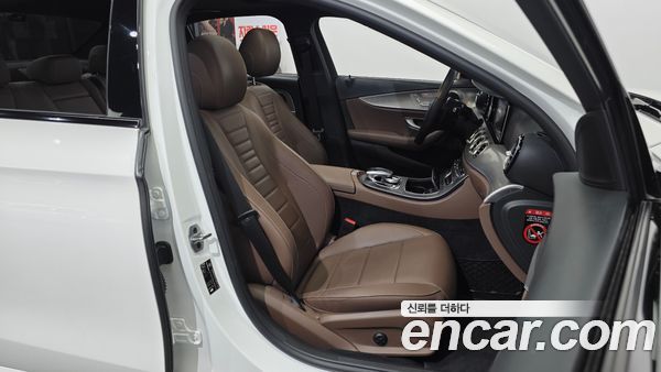 Mercedes-Benz E-Class 2020, фото 16