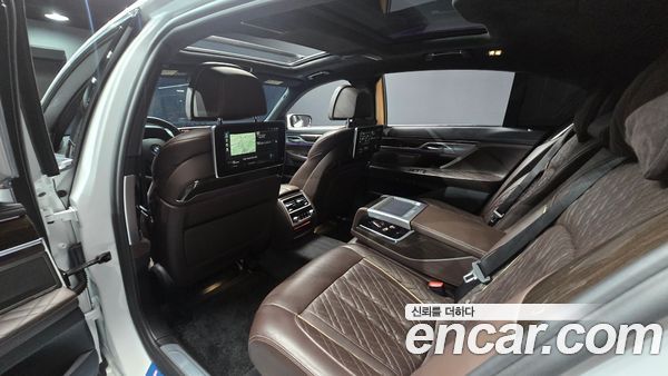 BMW 7 Series 2020, фото 16