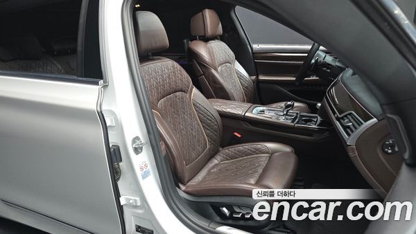 BMW 7 Series 2020, фото 17