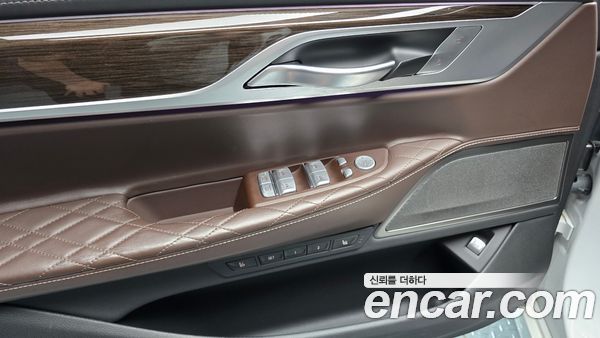 BMW 7 Series 2020, фото 21