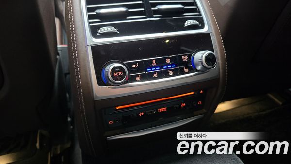 BMW 7 Series 2020, фото 31