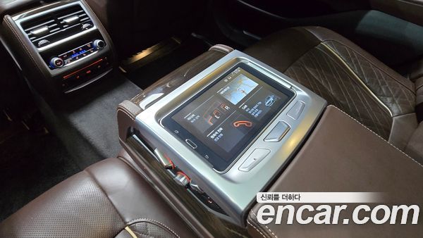 BMW 7 Series 2020, фото 32