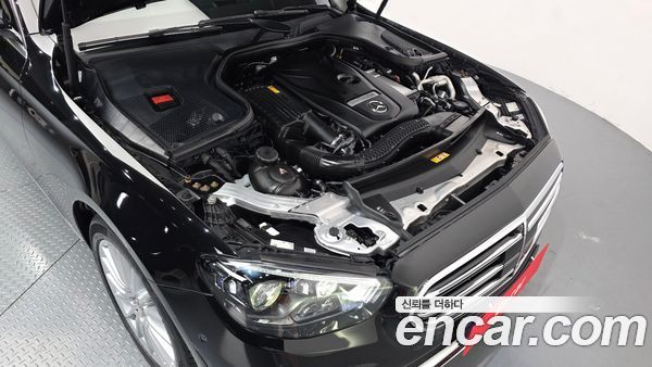 Mercedes-Benz E-Class 2023, фото 6