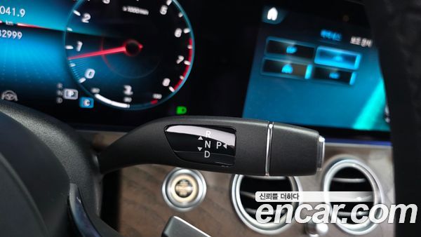 Mercedes-Benz E-Class 2023, фото 9