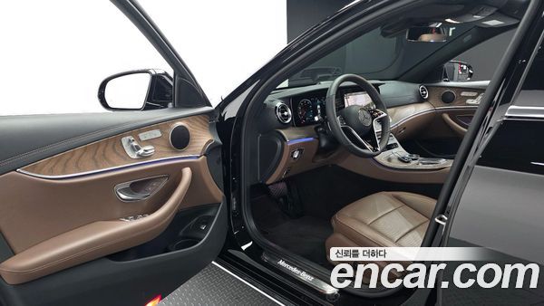 Mercedes-Benz E-Class 2023, фото 10