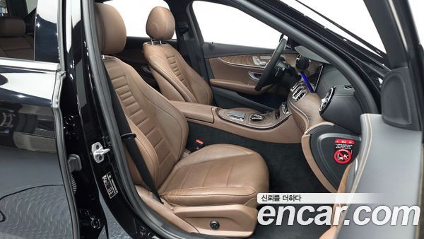 Mercedes-Benz E-Class 2023, фото 11