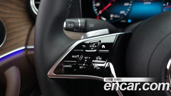 Mercedes-Benz E-Class 2023, фото 16