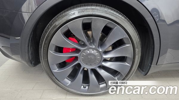 Tesla Model Y 2024, фото 5