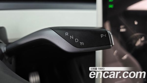 Tesla Model Y 2024, фото 9