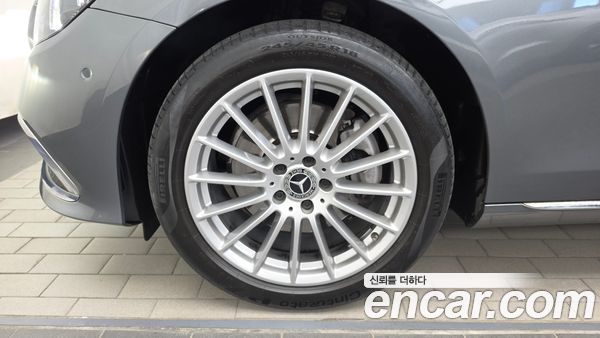 Mercedes-Benz E-Class 2021, фото 5