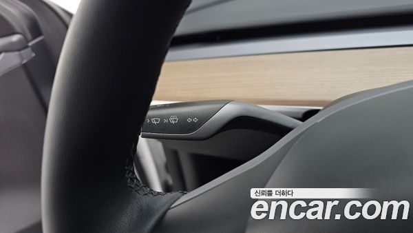 Tesla Model Y 2023, фото 28