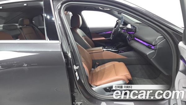 BMW 5 Series 2024, фото 16