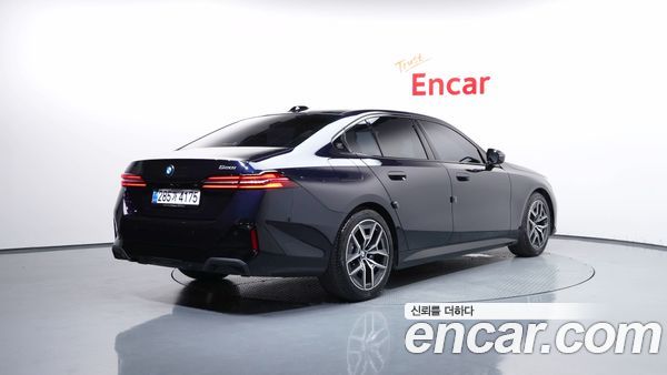 BMW 5 Series 2026, фото 2