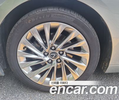 Lexus ES 2020, фото 5