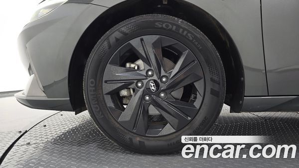 Hyundai Elantra 2023, фото 5