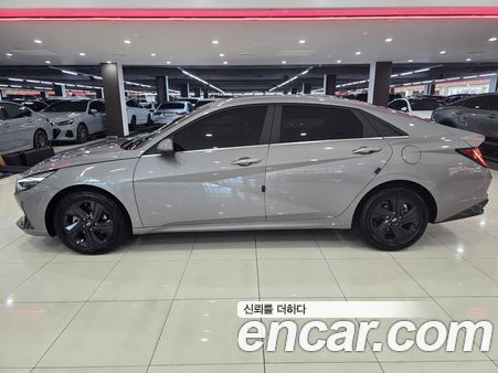 Hyundai Elantra 2023, фото 5
