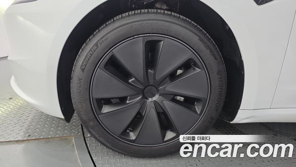 Tesla Model 3 2024, фото 5