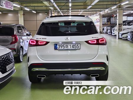 Mercedes-Benz GLA 2023, фото 4