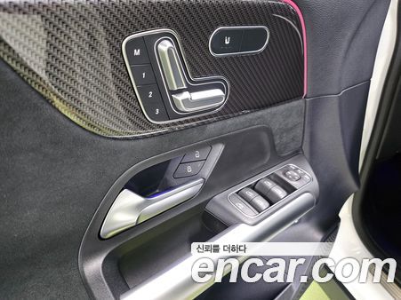 Mercedes-Benz GLA 2023, фото 13
