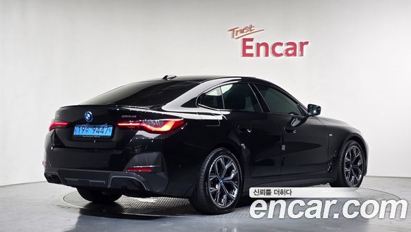BMW i4 2022, фото 2