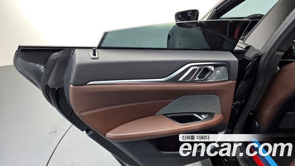 BMW i4 2022, фото 15