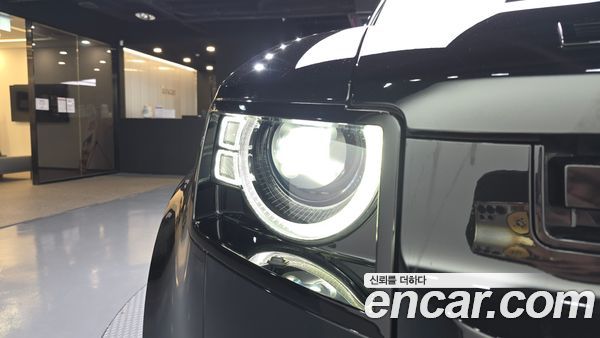 Land Rover Defender 2023, фото 8