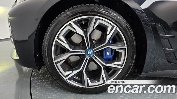BMW i4 2023, фото 5