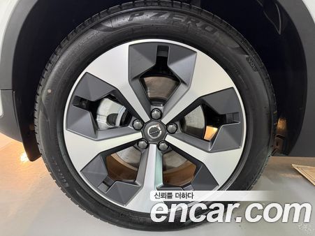 Volvo XC40 2026, фото 5