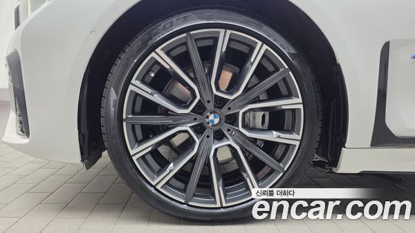 BMW 7 Series 2022, фото 4