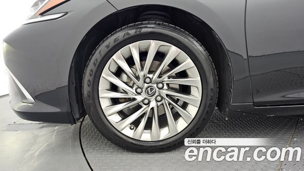 Lexus ES 2023, фото 5