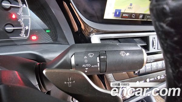 Lexus ES 2023, фото 29