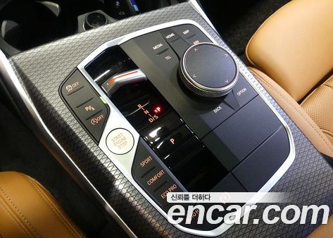 BMW 3 Series 2024, фото 9