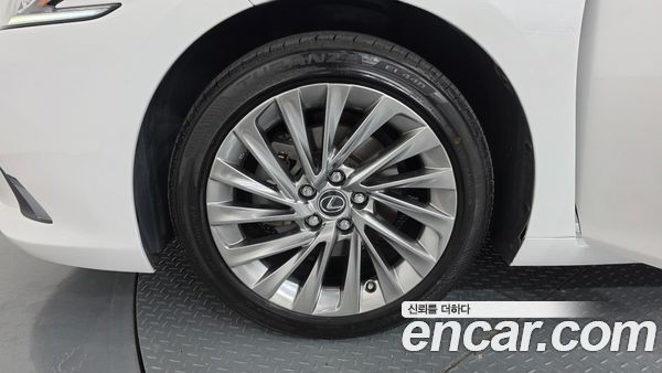 Lexus ES 2023, фото 5