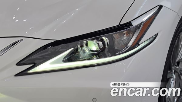 Lexus ES 2023, фото 8