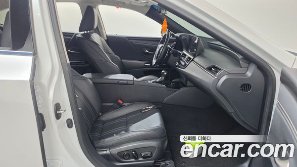 Lexus ES 2023, фото 16