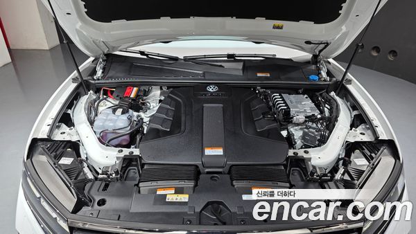 Volkswagen Touareg 2025, фото 6
