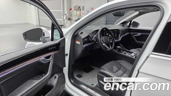 Volkswagen Touareg 2025, фото 13