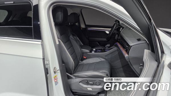 Volkswagen Touareg 2025, фото 18