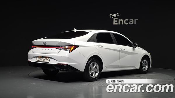Hyundai Elantra 2021, фото 2