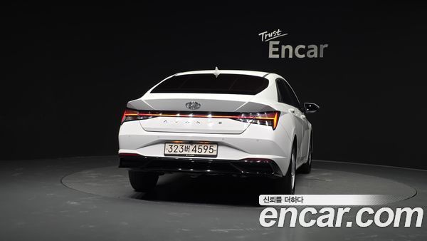 Hyundai Elantra 2021, фото 4